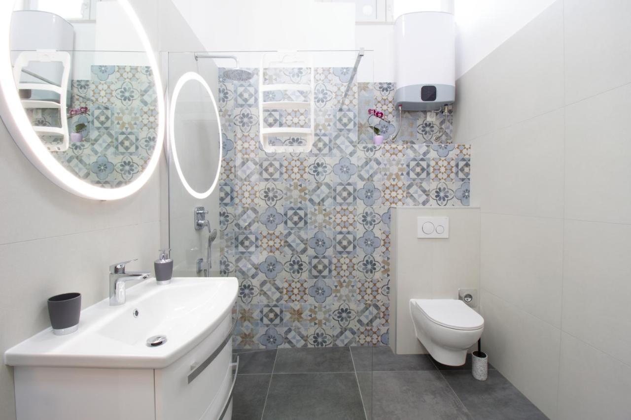 Split Urban Getaway Apartment ภายนอก รูปภาพ